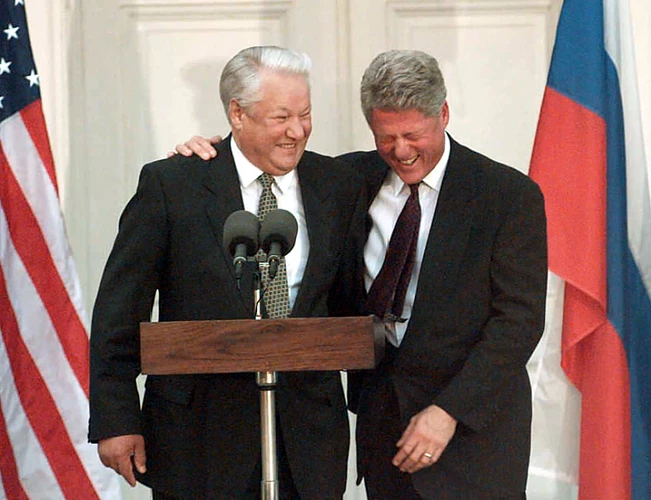 070423_yeltsin2_hmed_7a